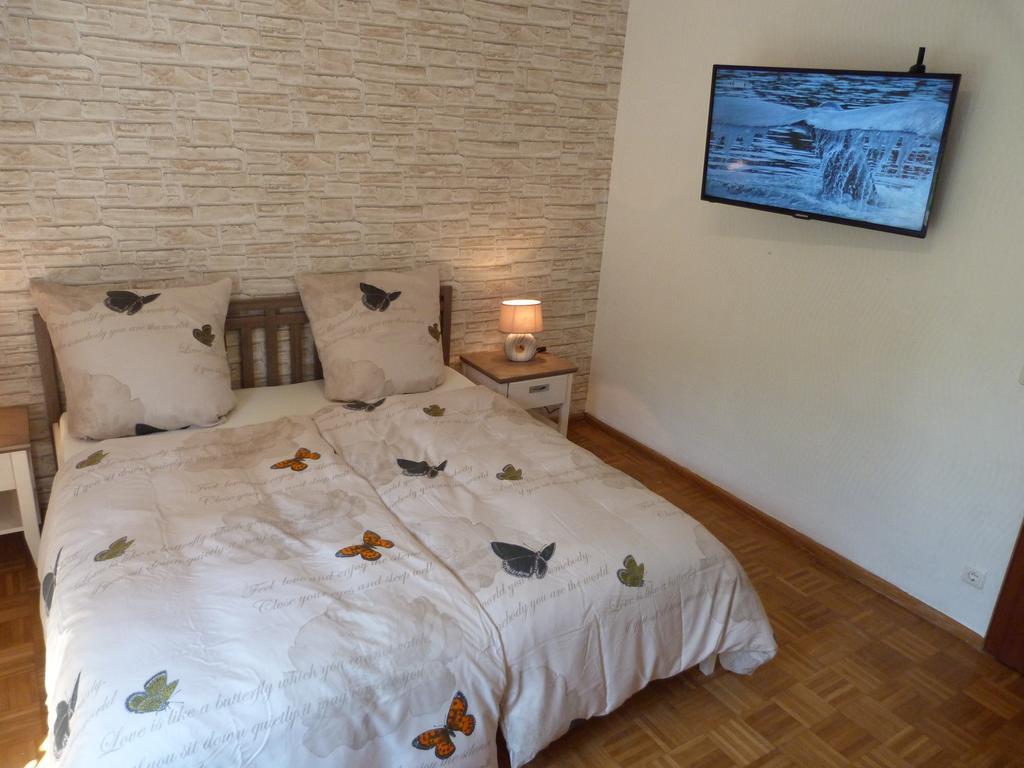 5X Balkon-Apartments Mit Kueche 40-65Qm Ruhrgebietferienwohnung Dobry-Fuchs Oberhausen  Bilik gambar